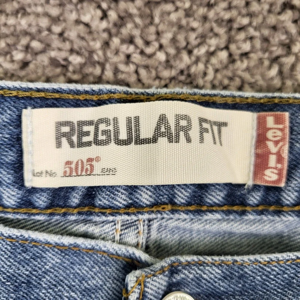 Levis 505 Regular Fit Jeans Mens 34x30 Light Wash Blue Good Distressed Denim Y2K